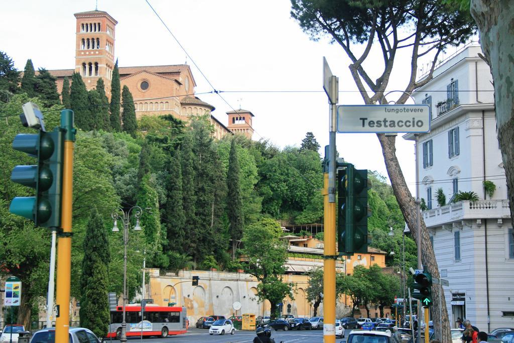Irene'S Home The Residence Rome Bagian luar foto